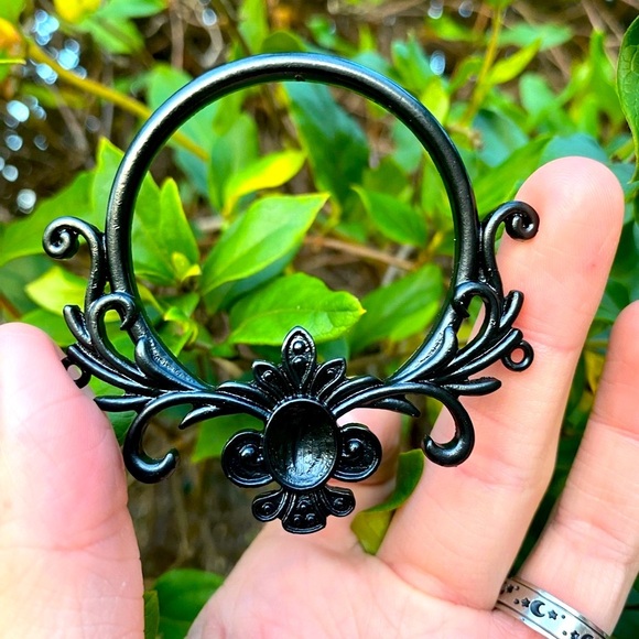 Gothic Victorian Black Hair accessory With hair pin engraved details New - Picture 2 of 5